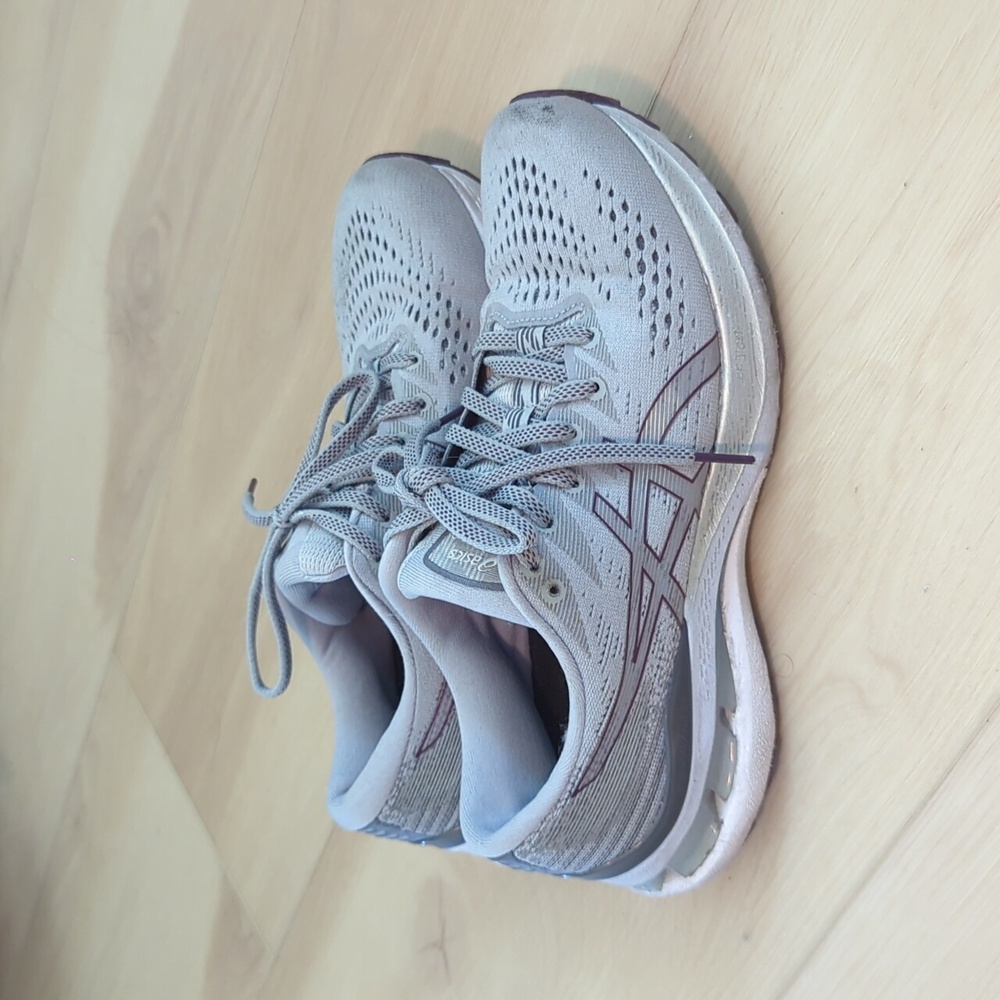 Asics gel Kayano 28 size 7.5 US